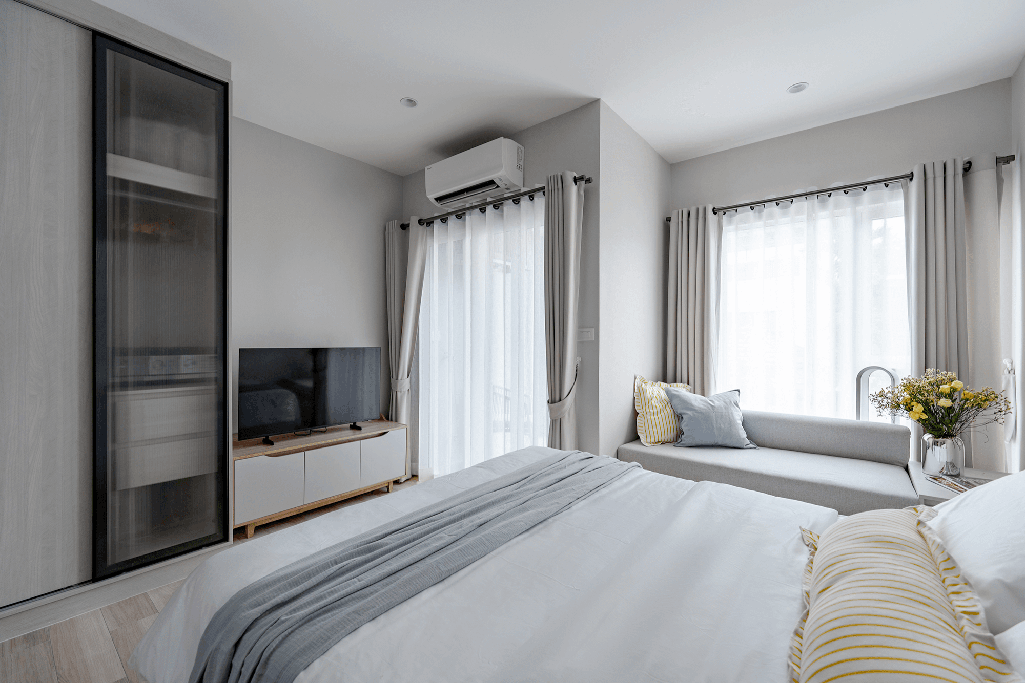 SRT_218 · Bright Modern Stay in Nai Yang