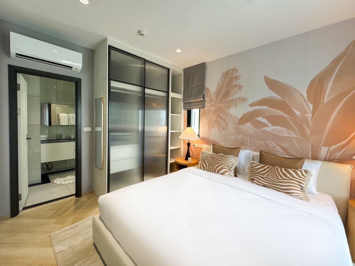 Legendary_F409 · Modern 1BDR with Pool View The Title Legendary