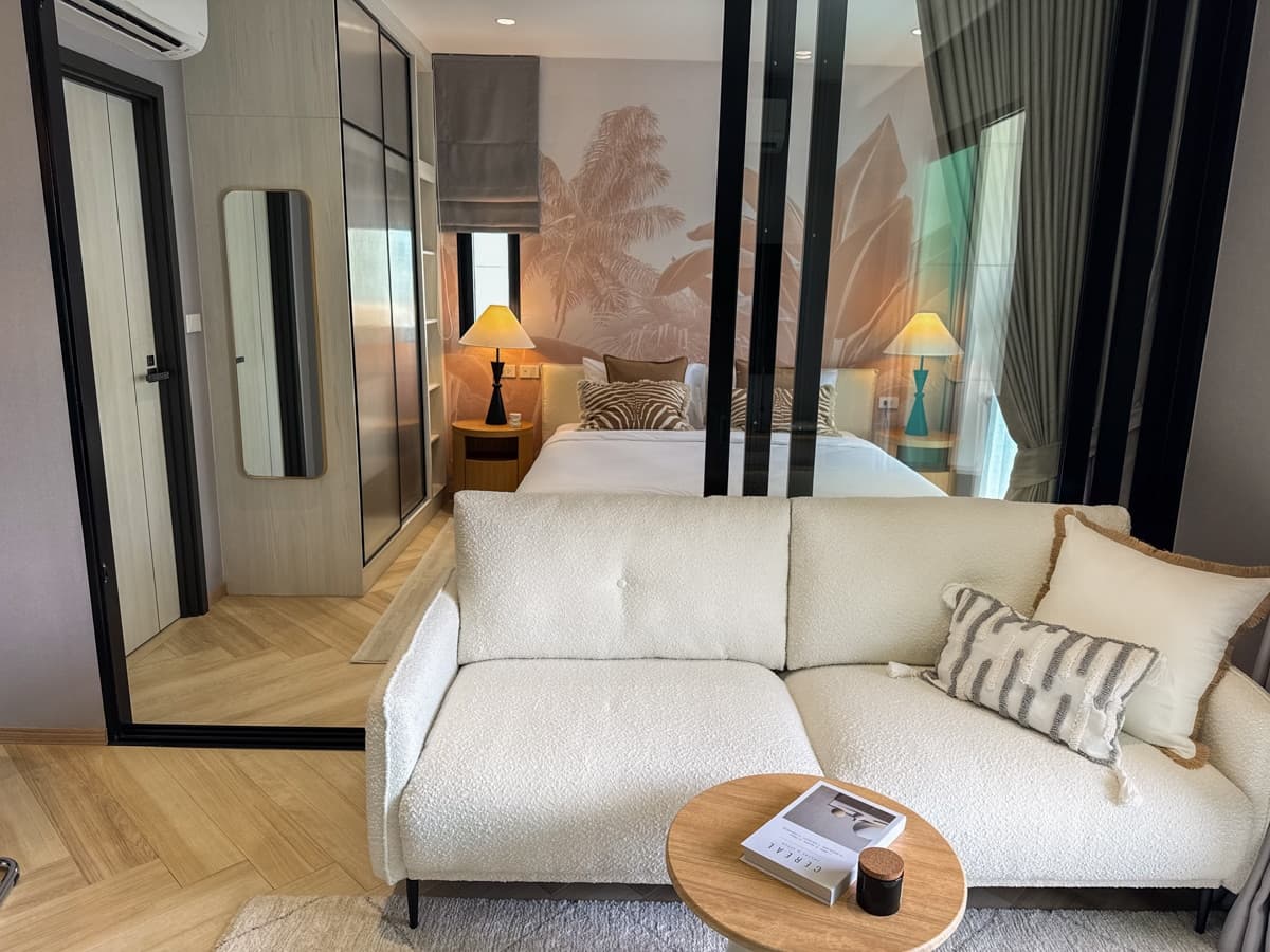 Legendary_F409 · Modern 1BDR with Pool View The Title Legendary